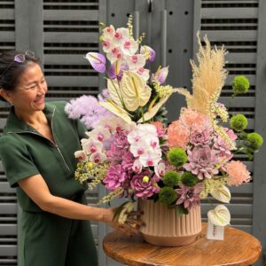 lẵng hoa khai trương sen đá mix lan hồ điệp màu hồng