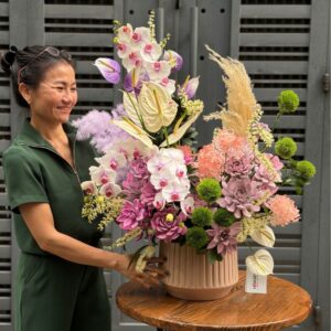 lẵng hoa khai trương sen đá mix lan hồ điệp màu hồng