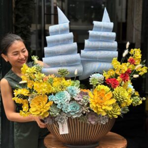 Thuyền hoa sen đá mix lan hồ điệp mini thuận buồm xuôi gió