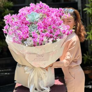 hoa tặng sinh nhật người yêu bó hoa lan hồ điệp mini mix sen đá