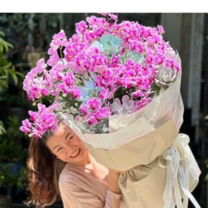 hoa tặng sinh nhật người yêu bó hoa lan hồ điệp mini mix sen đá